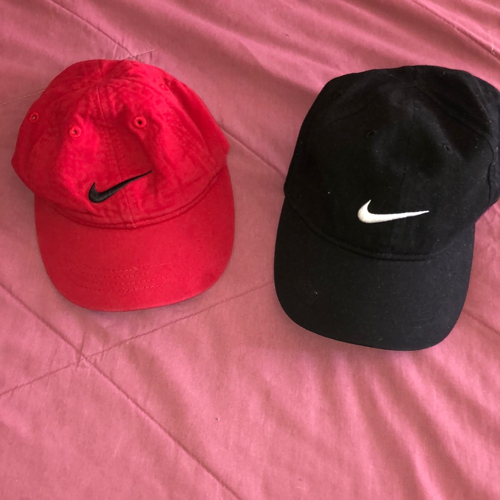 Bundle of two Nike hats for toddler